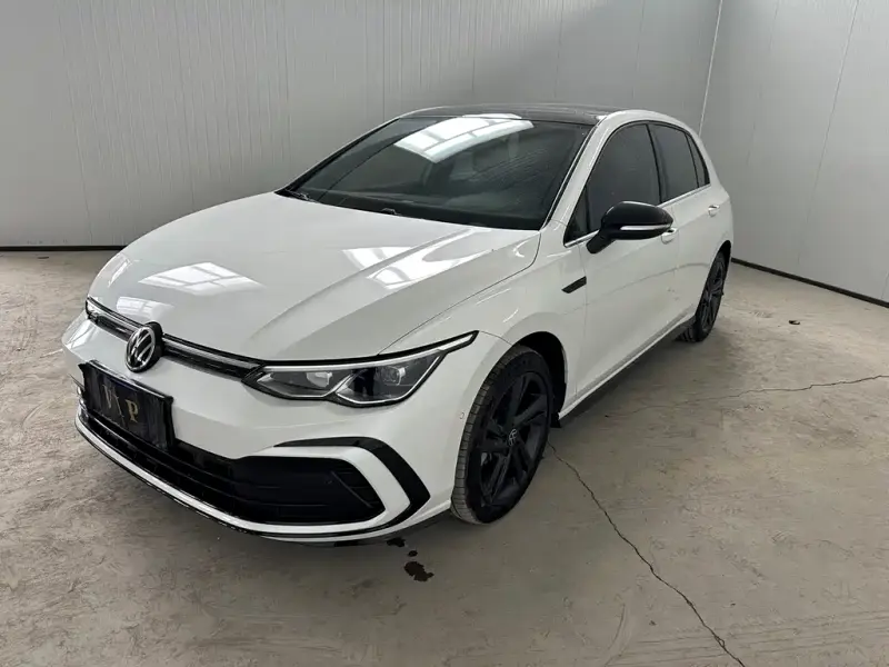 Volkswagen Golf, 2022