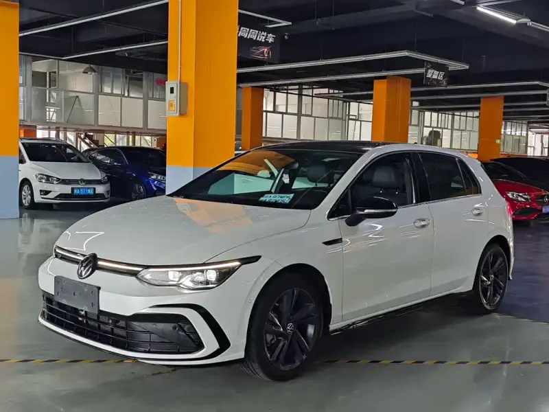 Volkswagen Golf, 2023