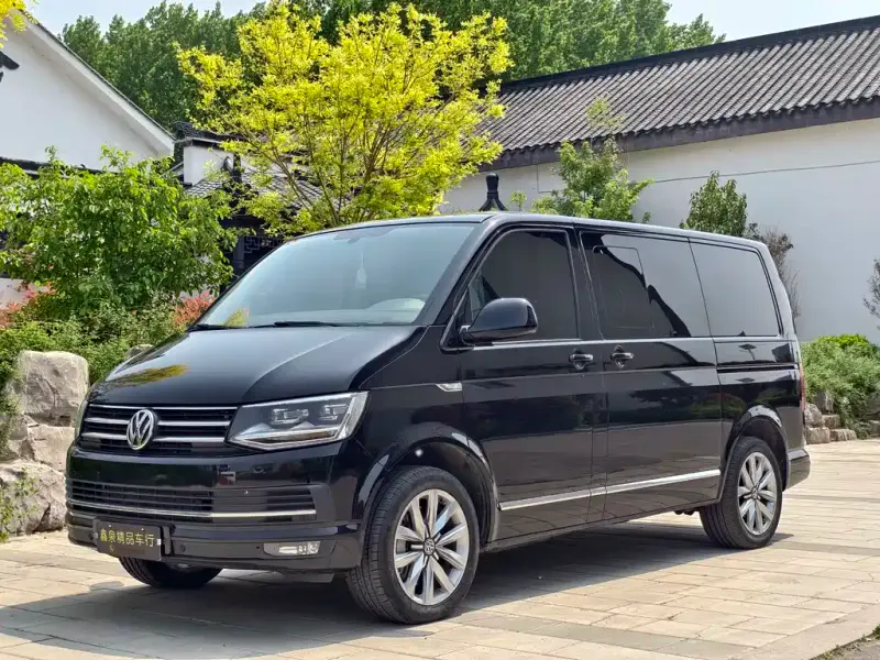Volkswagen Multivan, 2018 — фото 1