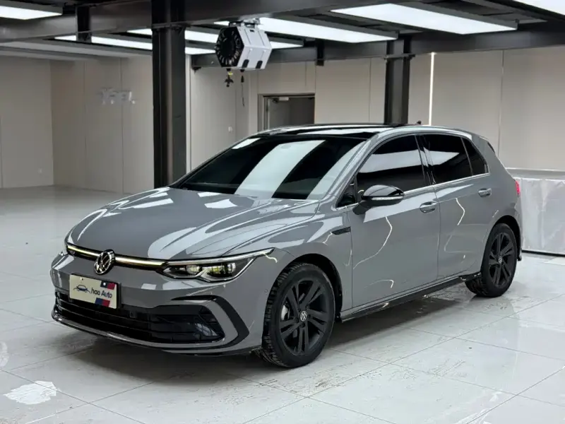 Volkswagen Golf, 2022