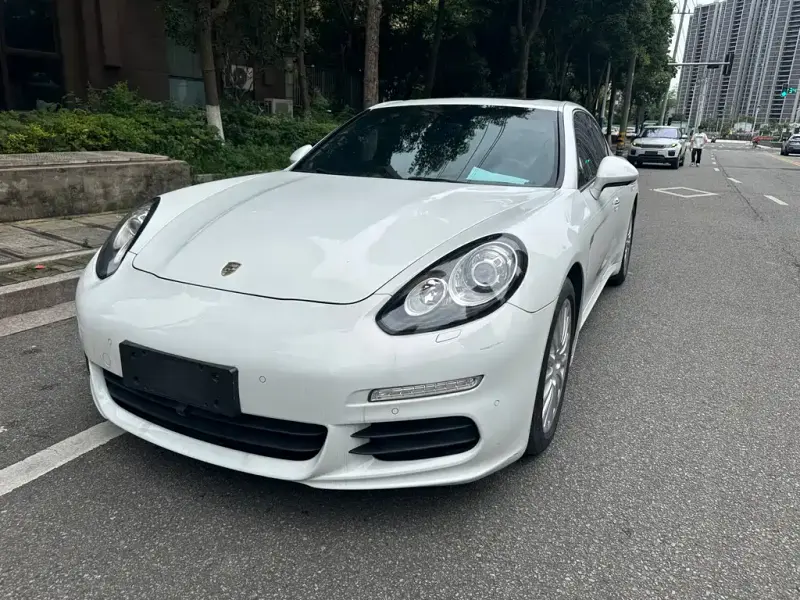 Porsche Panamera, 2016