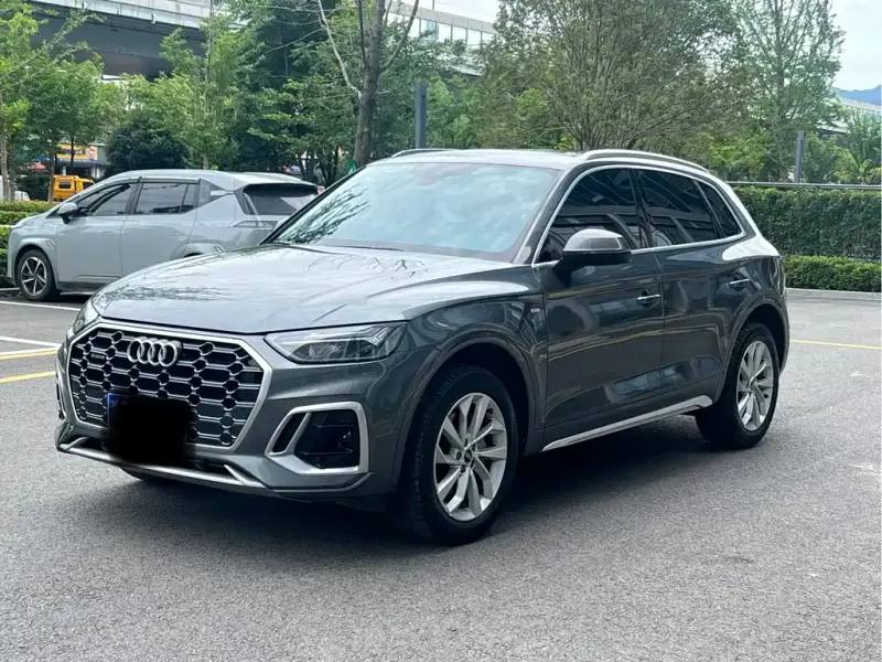 Audi Q5L, 2022