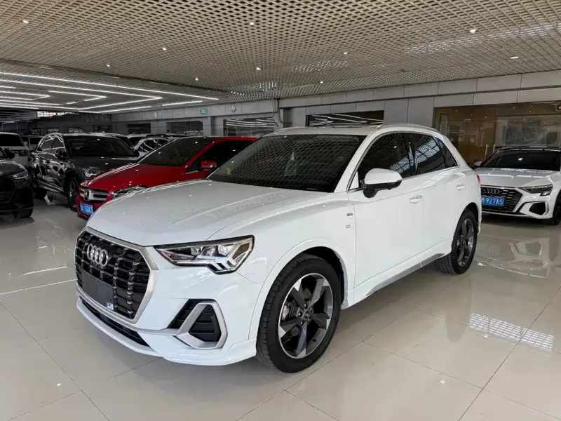 Audi Q3, 2022