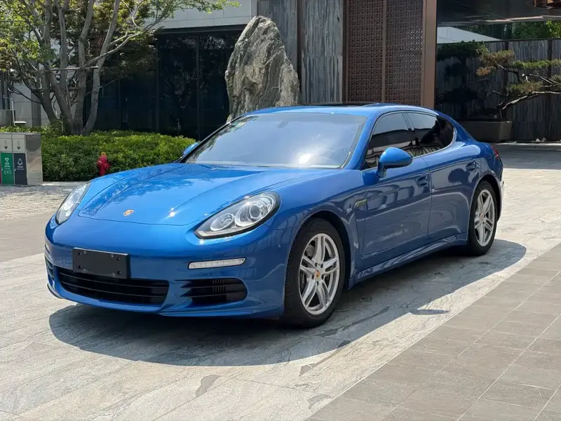 Porsche Panamera, 2016