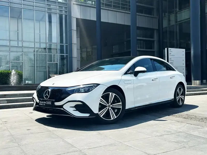 Mercedes-Benz EQE, 2025