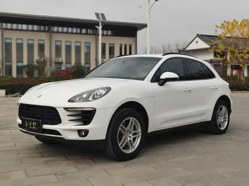 Porsche Macan, 2015