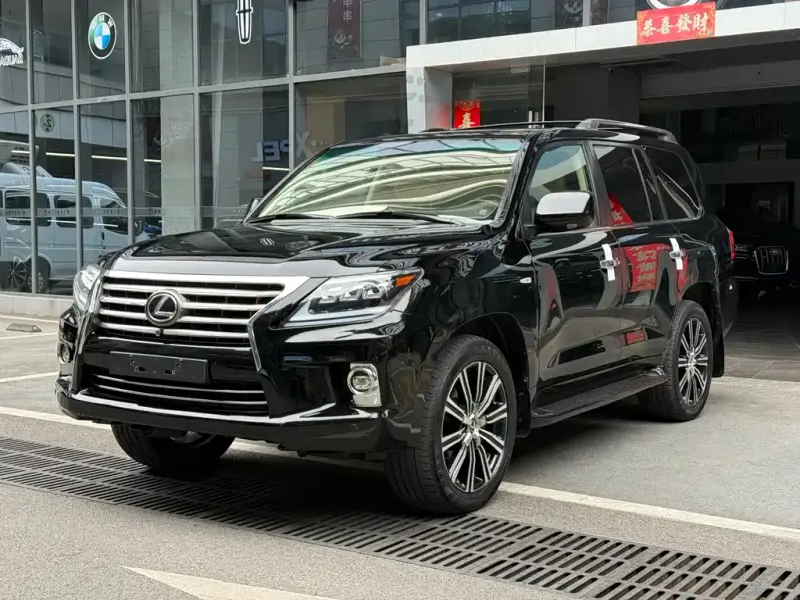 Lexus LX, 2010