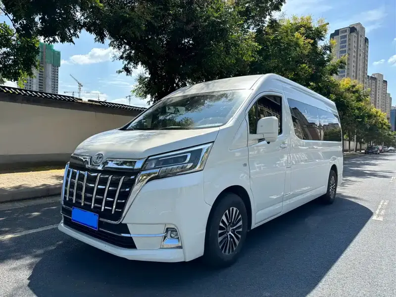 Toyota Hiace, 2022