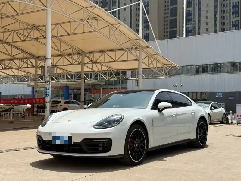 Porsche Panamera, 2022