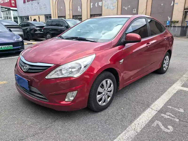 Hyundai Verna, 2013