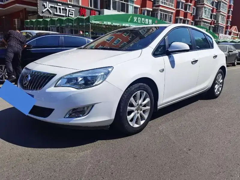 Buick Excelle, 2013