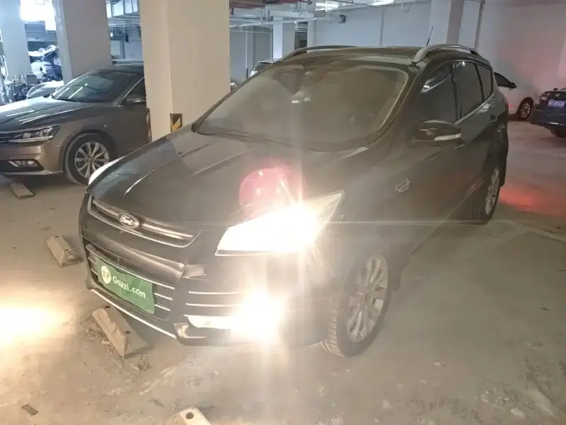 Ford Kuga, 2015
