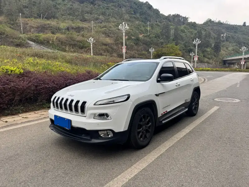 Jeep Cherokee, 2016