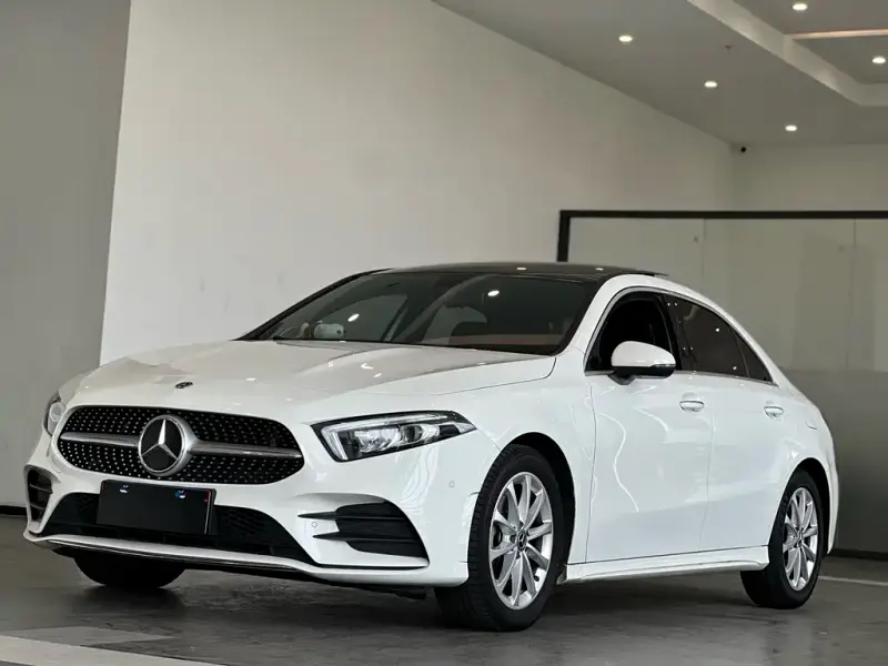 Mercedes-Benz A-Class, 2019 — фото 1