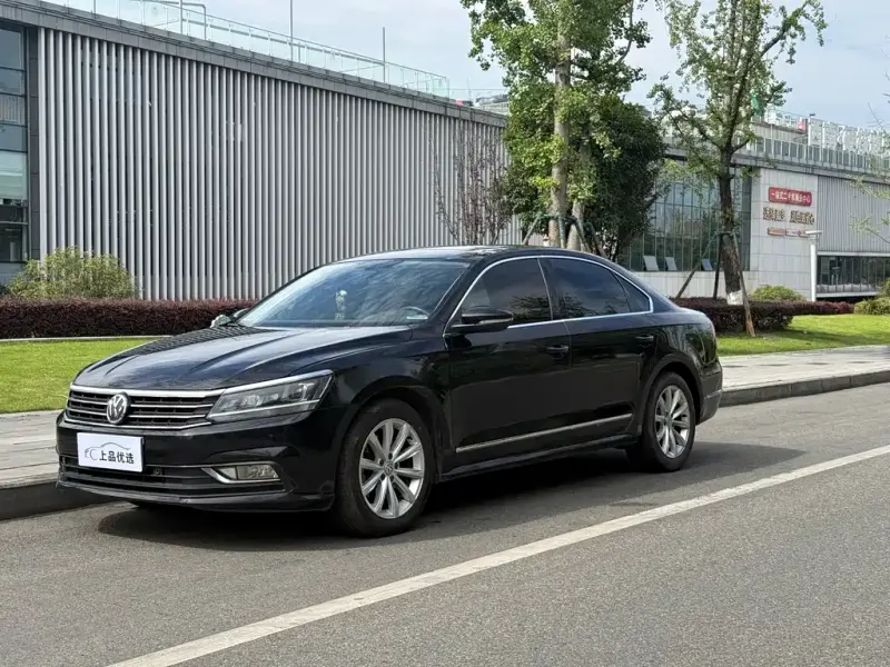 Volkswagen Passat, 2018 — фото 1