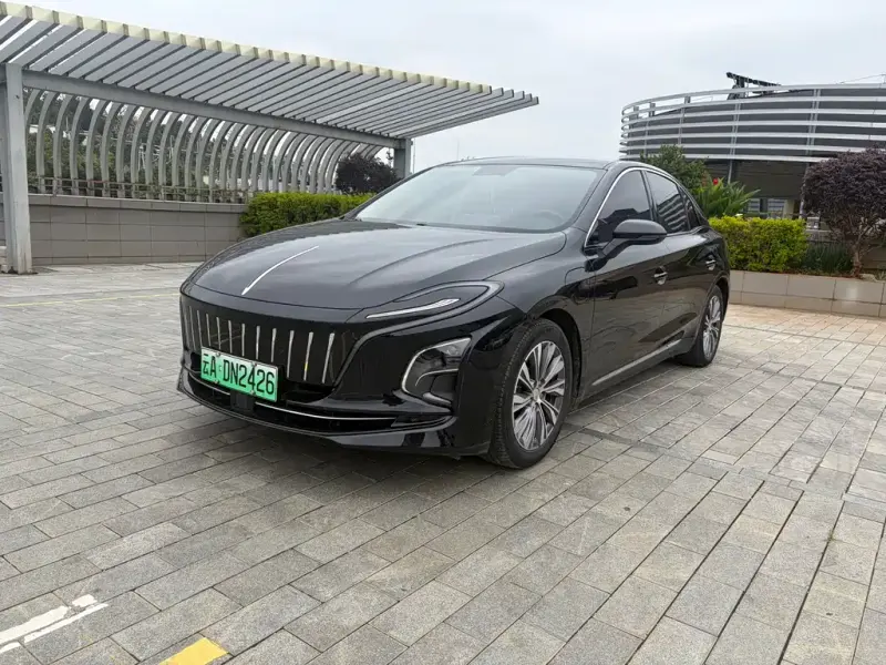 Hongqi E-QM5, 2022