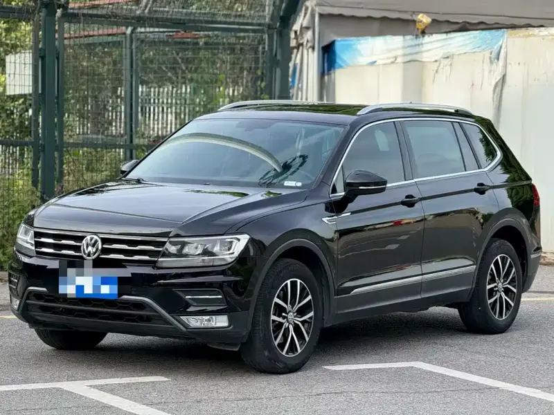 Volkswagen Tiguan L, 2017