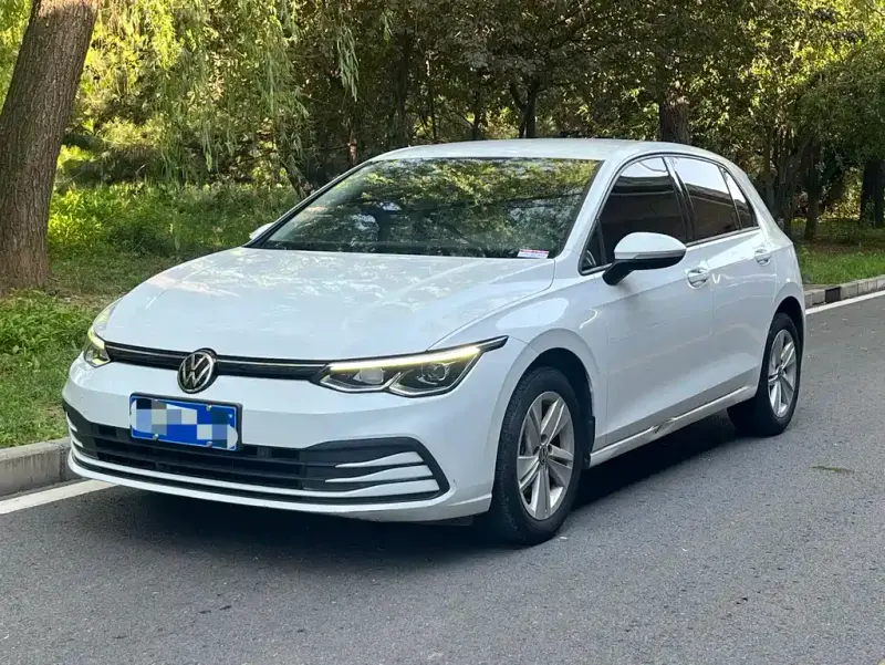 Volkswagen Golf, 2023