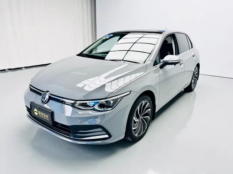 Volkswagen Golf, 2024