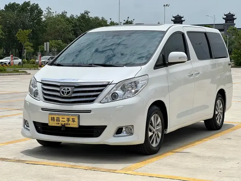 Toyota Alphard, 2013