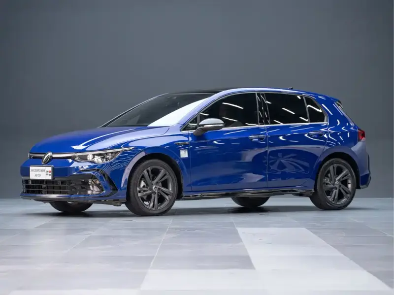 Volkswagen Golf, 2022