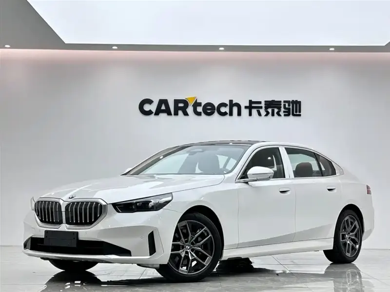 BMW 5 Series, 2024