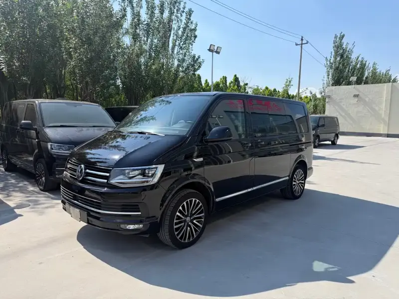 Volkswagen Multivan, 2017 — фото 1