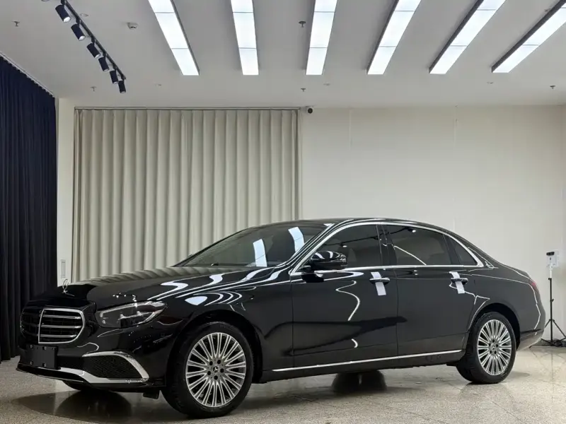 Mercedes-Benz E-Class, 2023 — фото 1