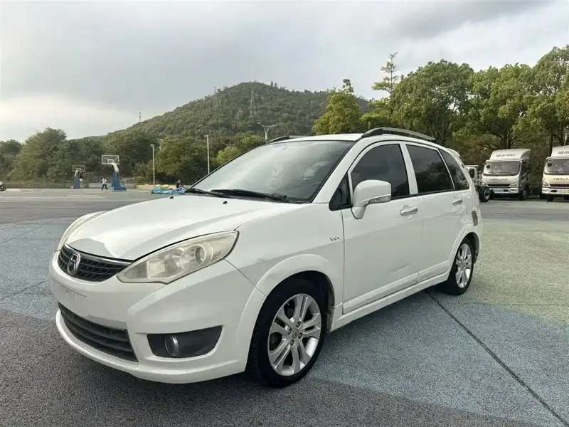 Suzuki Liana A6, 2015