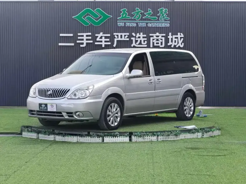 Buick GL8, 2013