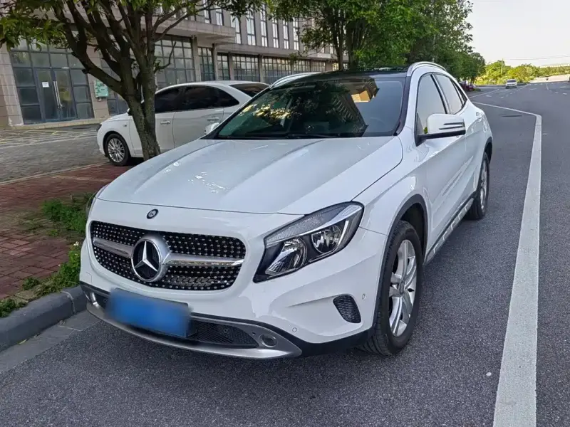 Mercedes-Benz GLA, 2016