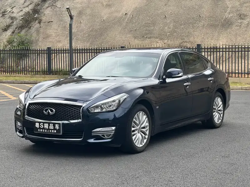 Infiniti Q70, 2016 — фото 1