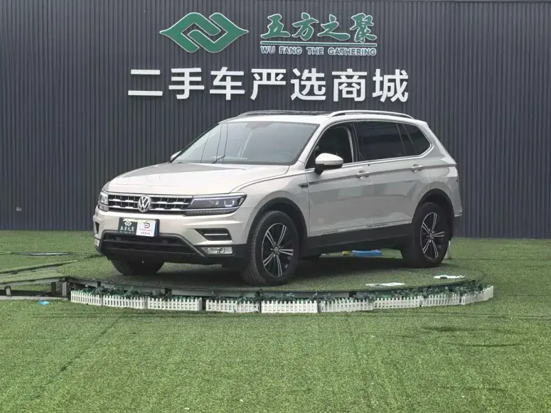 Volkswagen Tiguan L, 2017