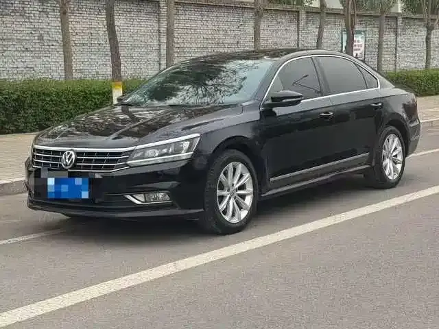 Volkswagen Passat, 2018 — фото 1