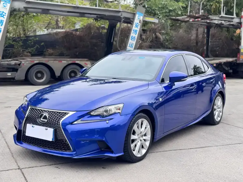 Lexus IS, 2016