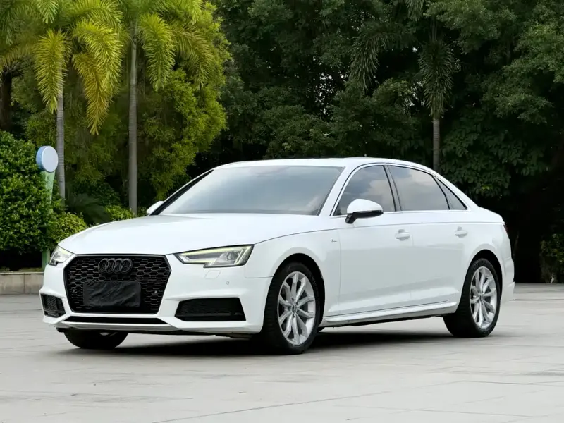Audi A4L, 2018 — фото 1