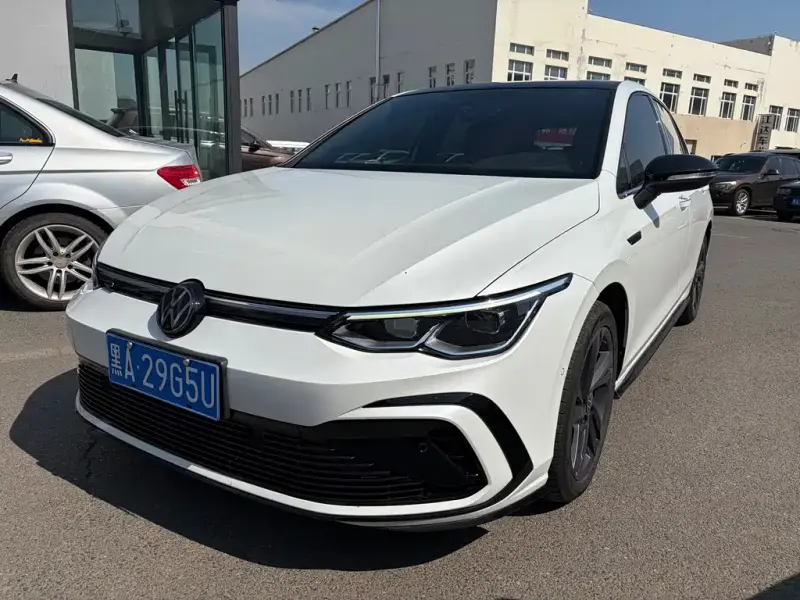 Volkswagen Golf, 2024