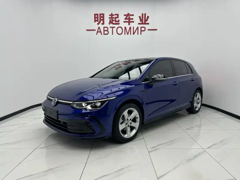 Volkswagen Golf, 2022