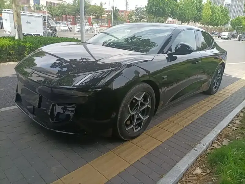 Lynk & Co Z10, 2025