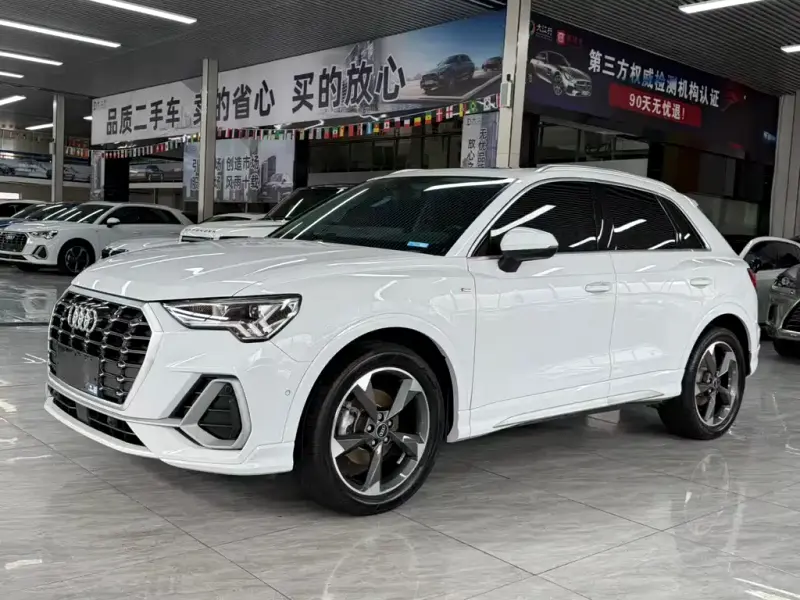 Audi Q3, 2022