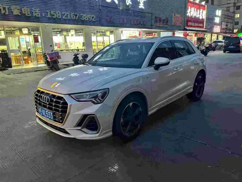 Audi Q3, 2022