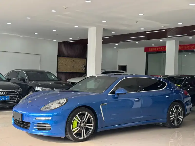 Porsche Panamera, 2015