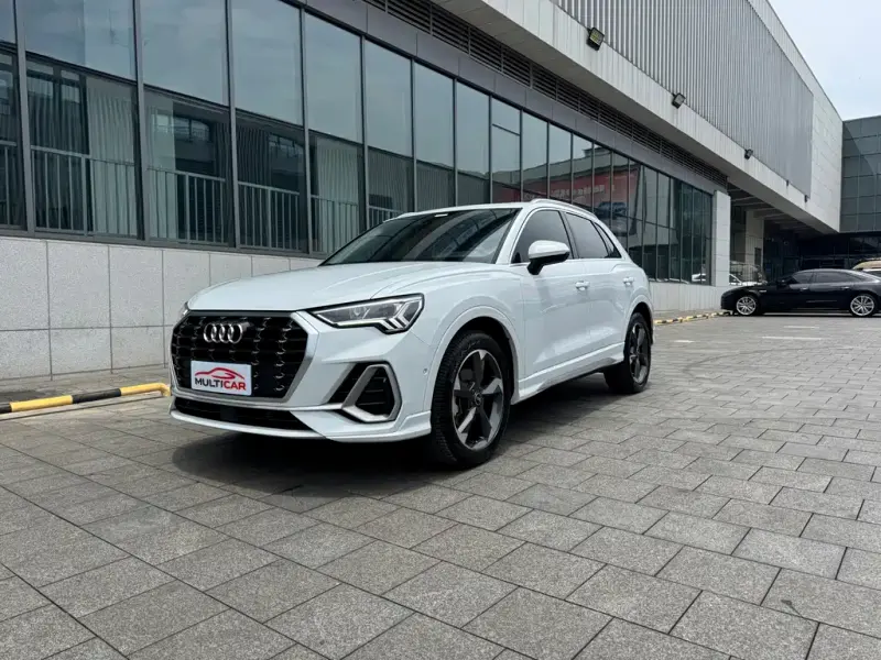 Audi Q3, 2022