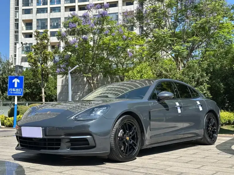 Porsche Panamera, 2018
