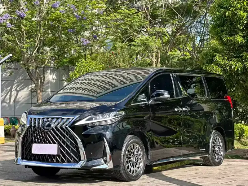 Lexus LM, 2023