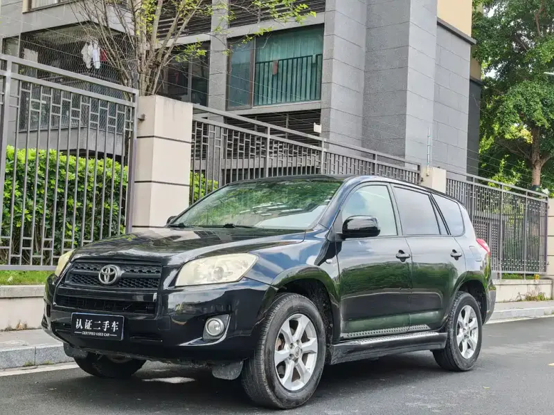 Toyota RAV4, 2011