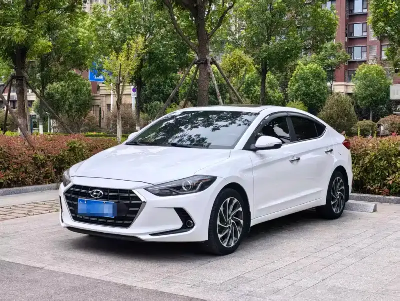 Hyundai Elantra, 2019 — фото 1