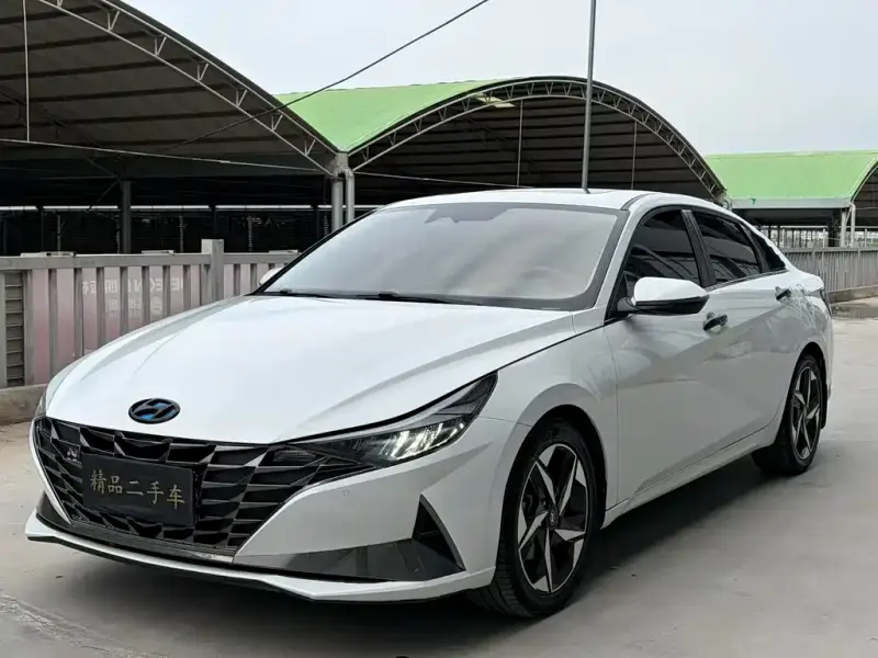 Hyundai Elantra, 2021 — фото 1