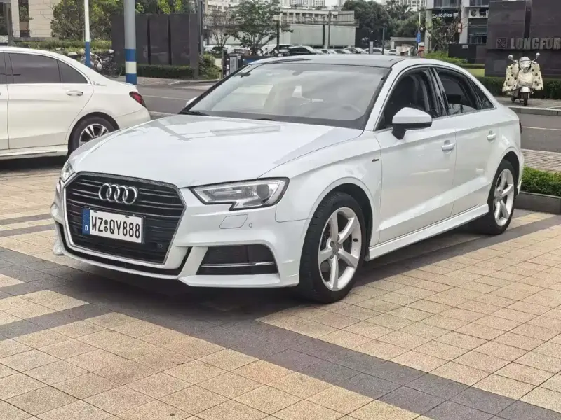 Audi A3, 2018 — фото 1
