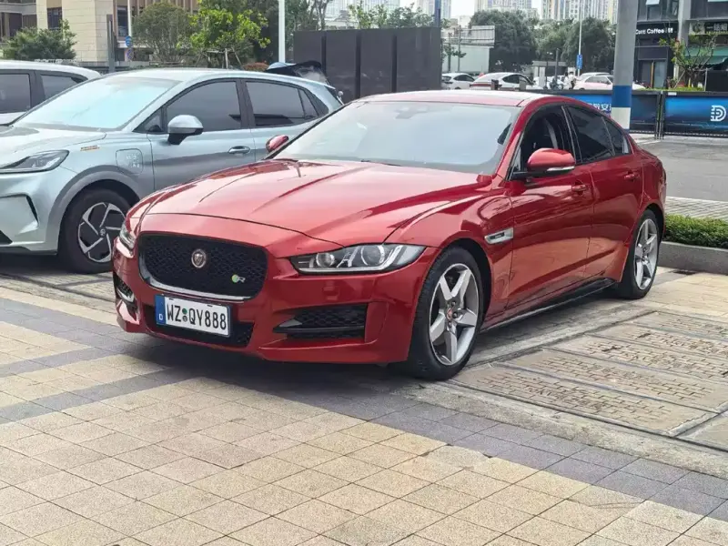 Jaguar XE, 2016
